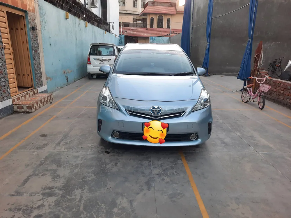 Toyota Prius Alpha 2013 for Sale in Sialkot Image-1