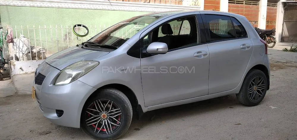 Toyota Vitz 2007 for Sale in Karachi Image-1