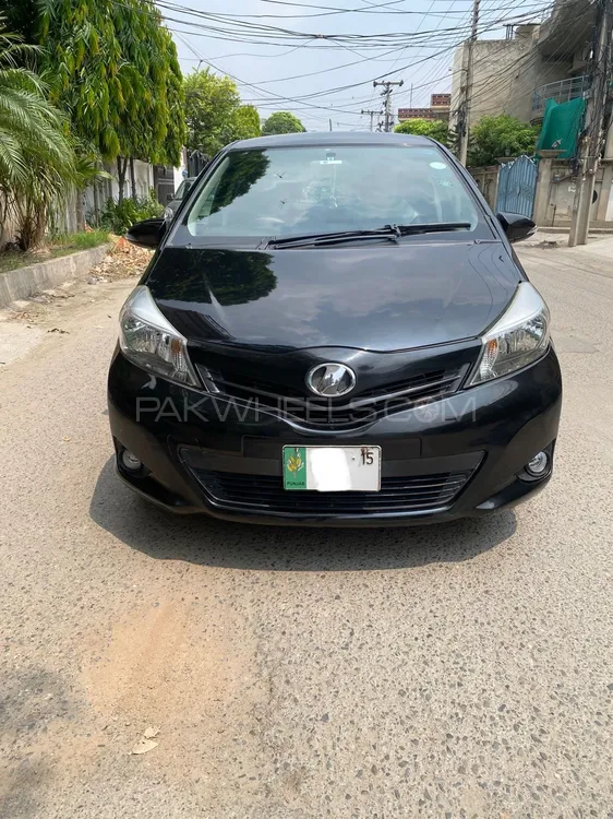 Toyota Vitz 2011 for Sale in Lahore Image-1
