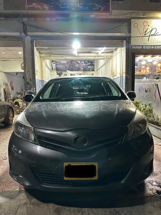 Toyota Vitz 2013 for Sale in Karachi Image-1