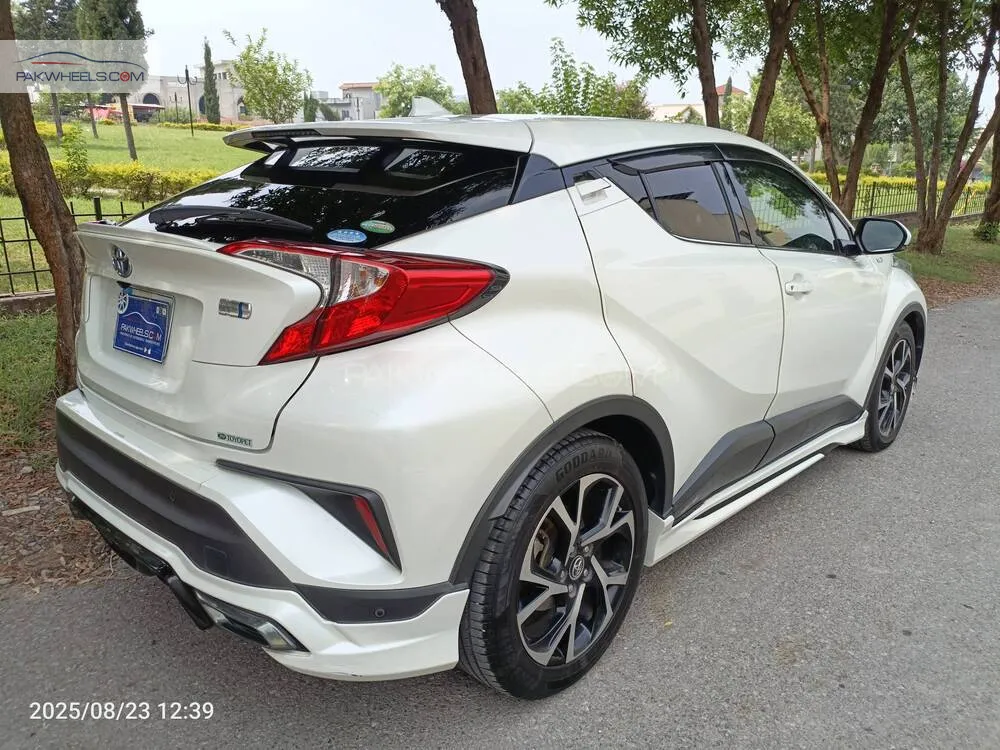 ٹویوٹا سی-ایچ آر 2017 for Sale in اسلام آباد ٹویوٹا سی-ایچ آر 2017 for Sale in اسلام آباد Image-4