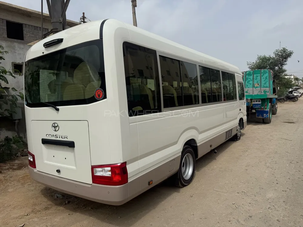 Toyota Coaster 2025 for Sale in Karachi Toyota Coaster 2025 for Sale in Karachi Image-4