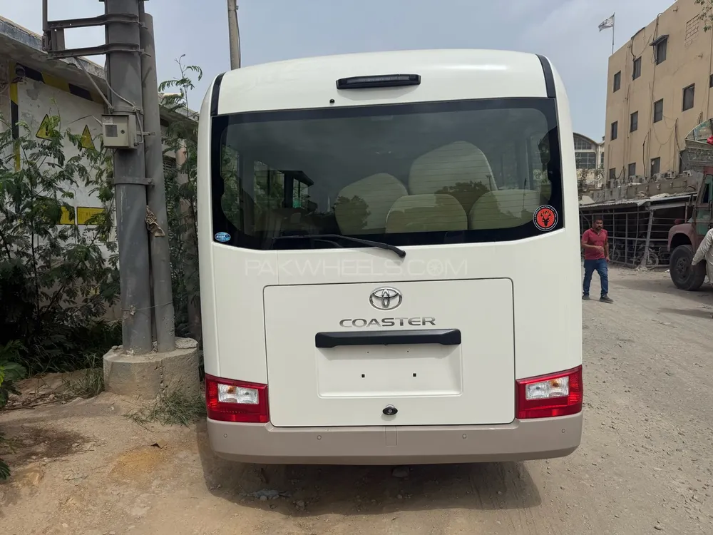Toyota Coaster 2025 for Sale in Karachi Toyota Coaster 2025 for Sale in Karachi Image-6