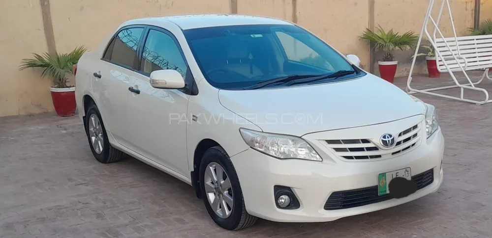Toyota Corolla 2013 for Sale in Lahore Image-1