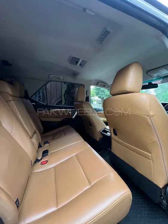 Toyota Fortuner 2018 for Sale in Lahore Toyota Fortuner 2018 for Sale in Lahore Image-12