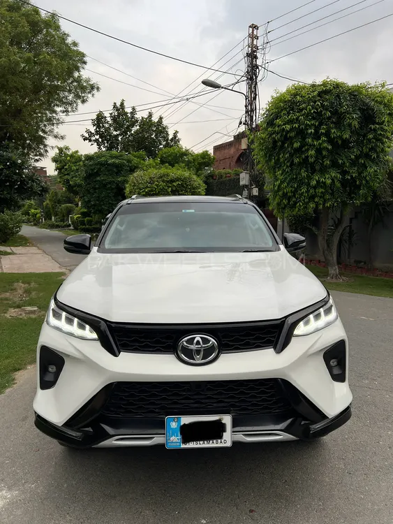 Toyota Fortuner 2018 for Sale in Lahore Image-1