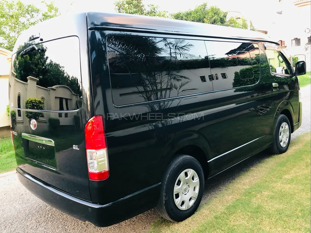 Toyota Hiace 2020 for Sale in Sialkot Toyota Hiace 2020 for Sale in Sialkot Image-4