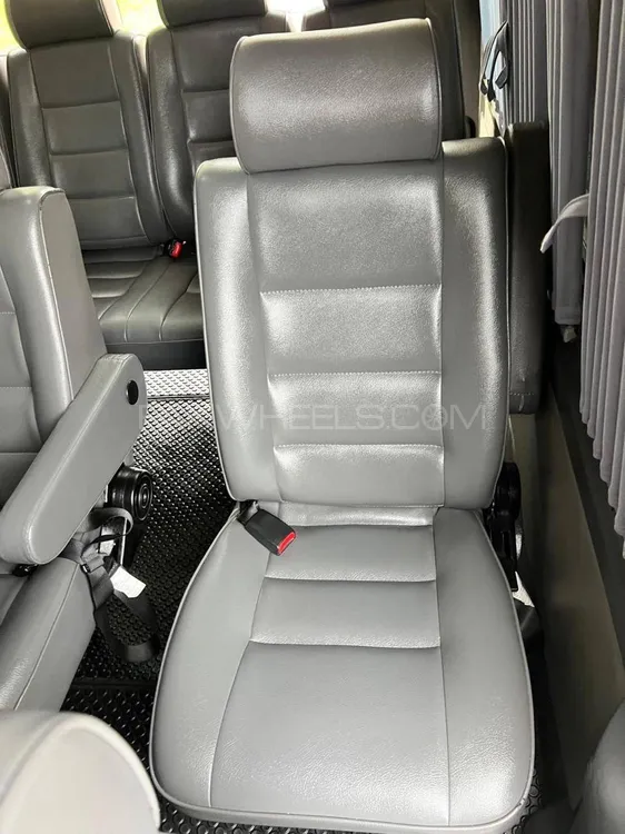 Toyota Hiace 2019 for Sale in Karachi Toyota Hiace 2019 for Sale in Karachi Image-8