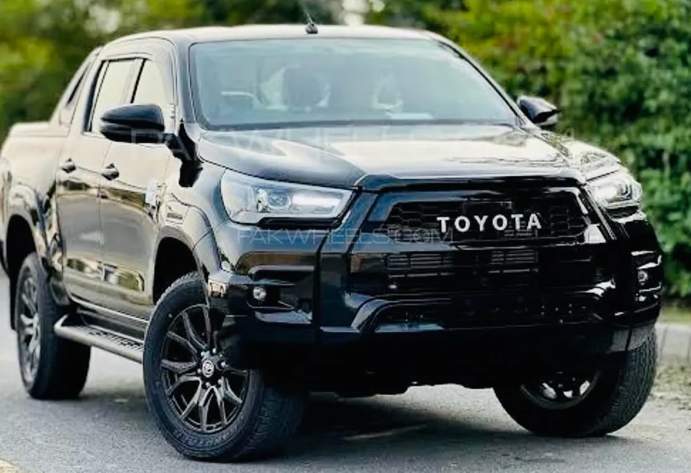 Toyota Hilux 2025 for Sale in Lahore Image-1