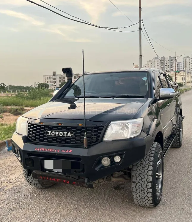 Toyota Hilux 2014 for Sale in Karachi Image-1