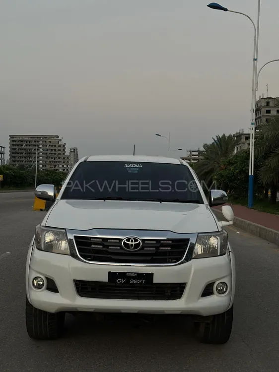 Toyota Hilux 2015 for Sale in Rawalpindi Toyota Hilux 2015 for Sale in Rawalpindi Image-2