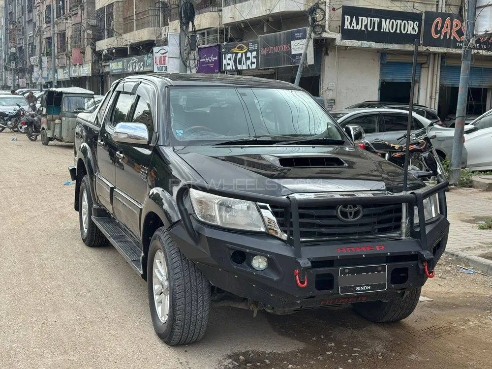 ٹویوٹا ہائیلکس 2011 for Sale in کراچی ٹویوٹا ہائیلکس 2011 for Sale in کراچی Image-3