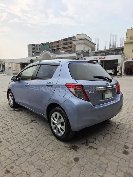 Toyota Vitz 2013 for Sale in Peshawar Image-1