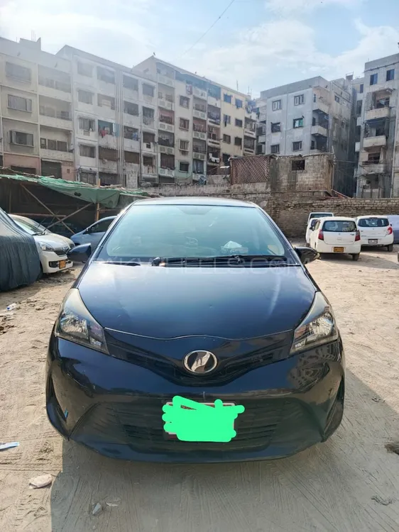 Toyota Vitz 2015 for Sale in Karachi Image-1