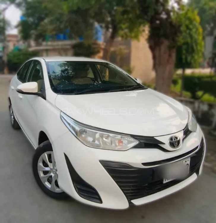 Toyota Yaris Sedan 2020 for Sale in Lahore Image-1