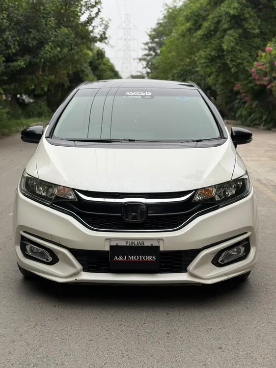 Honda Fit 2018 for Sale in Lahore Image-1