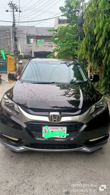 Honda Vezel 2014 for Sale in Lahore Image-1