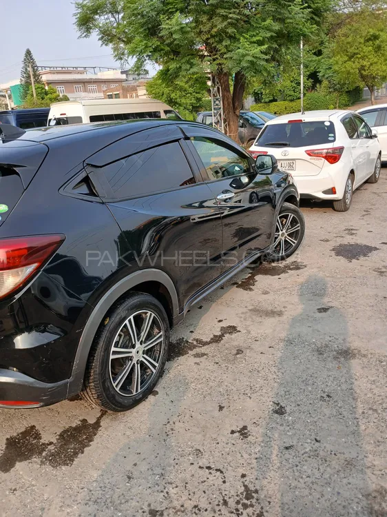 Honda Vezel 2014 for Sale in Islamabad Image-1