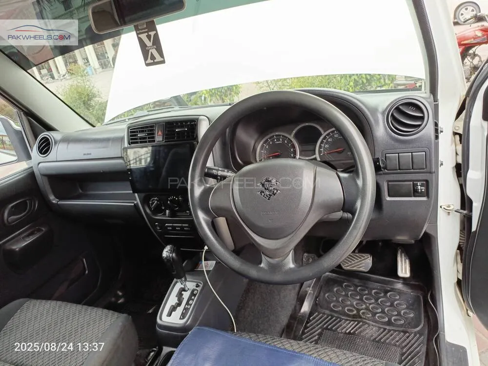 Suzuki Jimny 2017 for Sale in Gujranwala Suzuki Jimny 2017 for Sale in Gujranwala Image-10