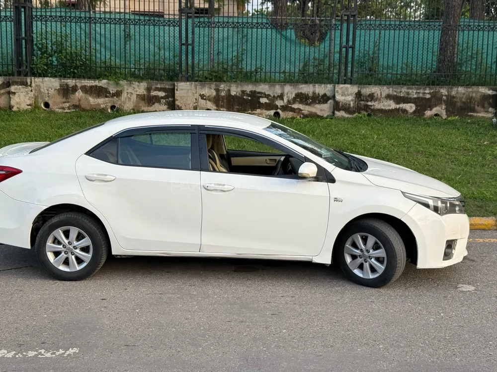 Toyota Corolla 2015 for Sale in Rawalpindi Image-1
