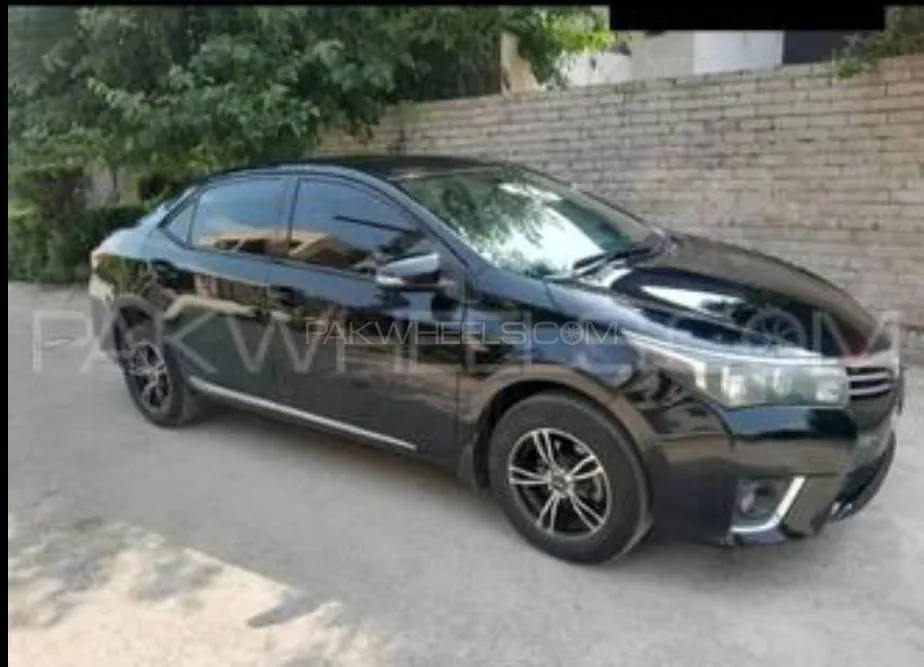 Toyota Corolla 2015 for Sale in Lahore Image-1