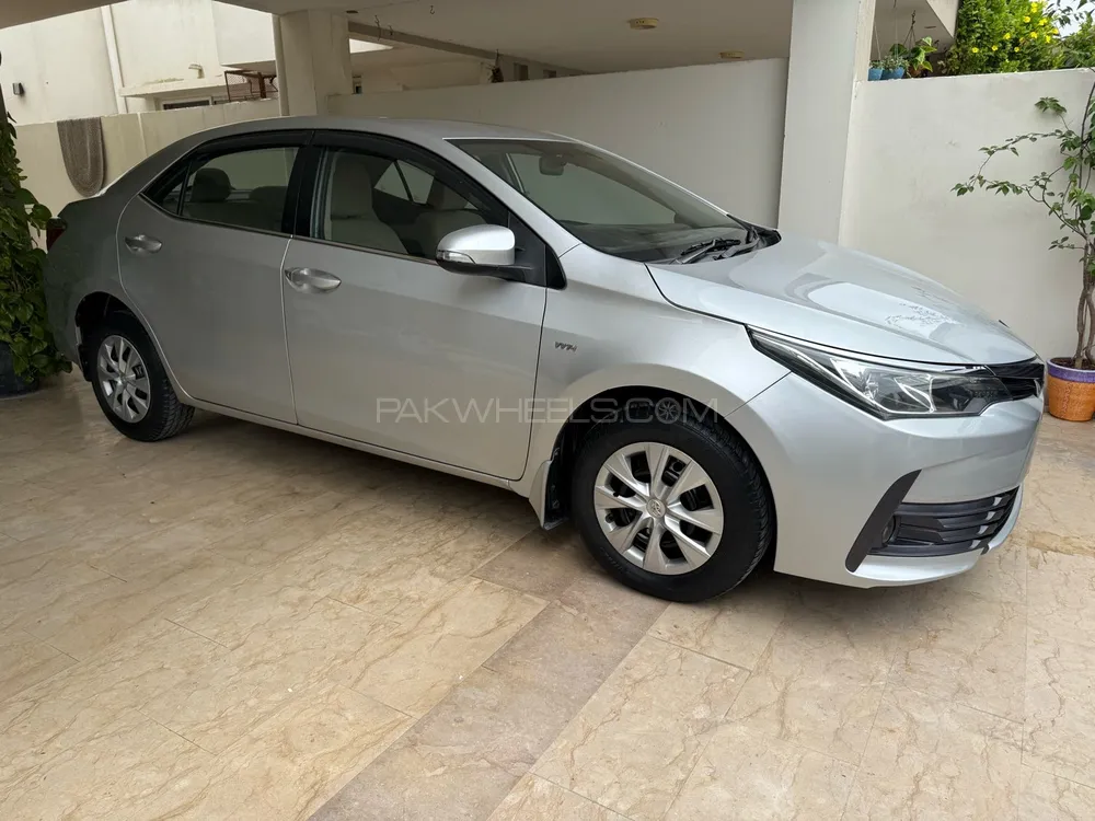 Toyota Corolla 2017 for Sale in Karachi Image-1