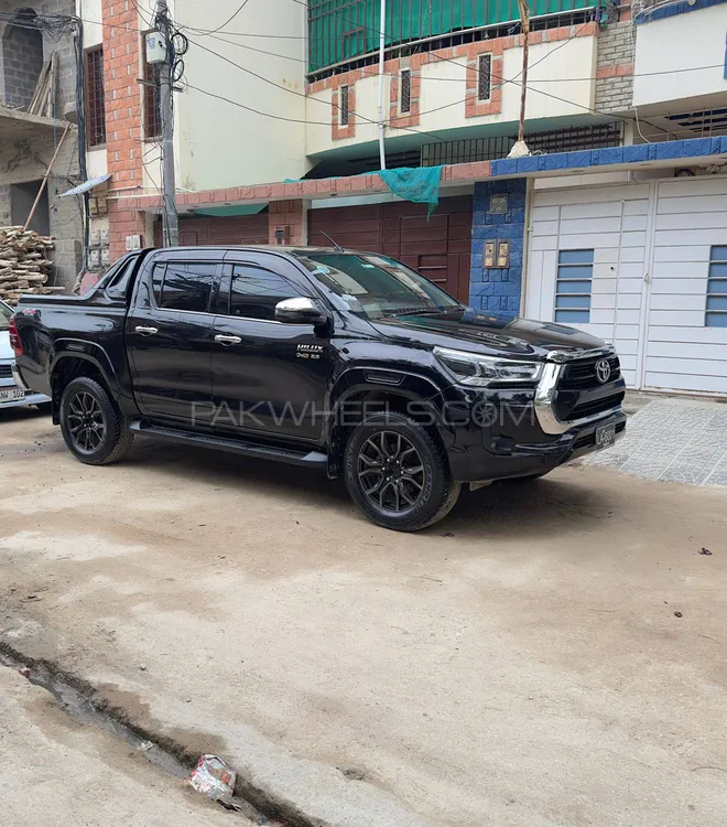 Toyota Hilux 2021 for Sale in Karachi Image-1