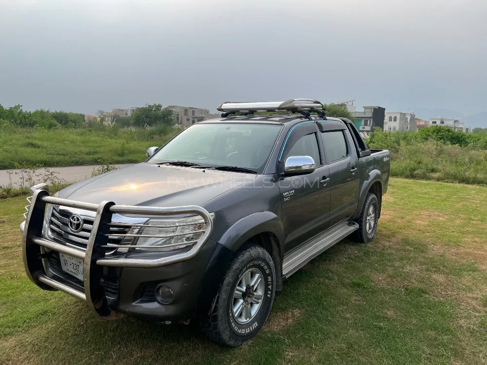 Toyota Hilux 2013 for Sale in Islamabad Image-1