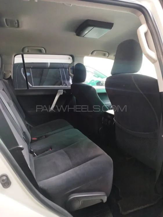 Toyota Prado 2016 for Sale in Multan Toyota Prado 2016 for Sale in Multan Image-5