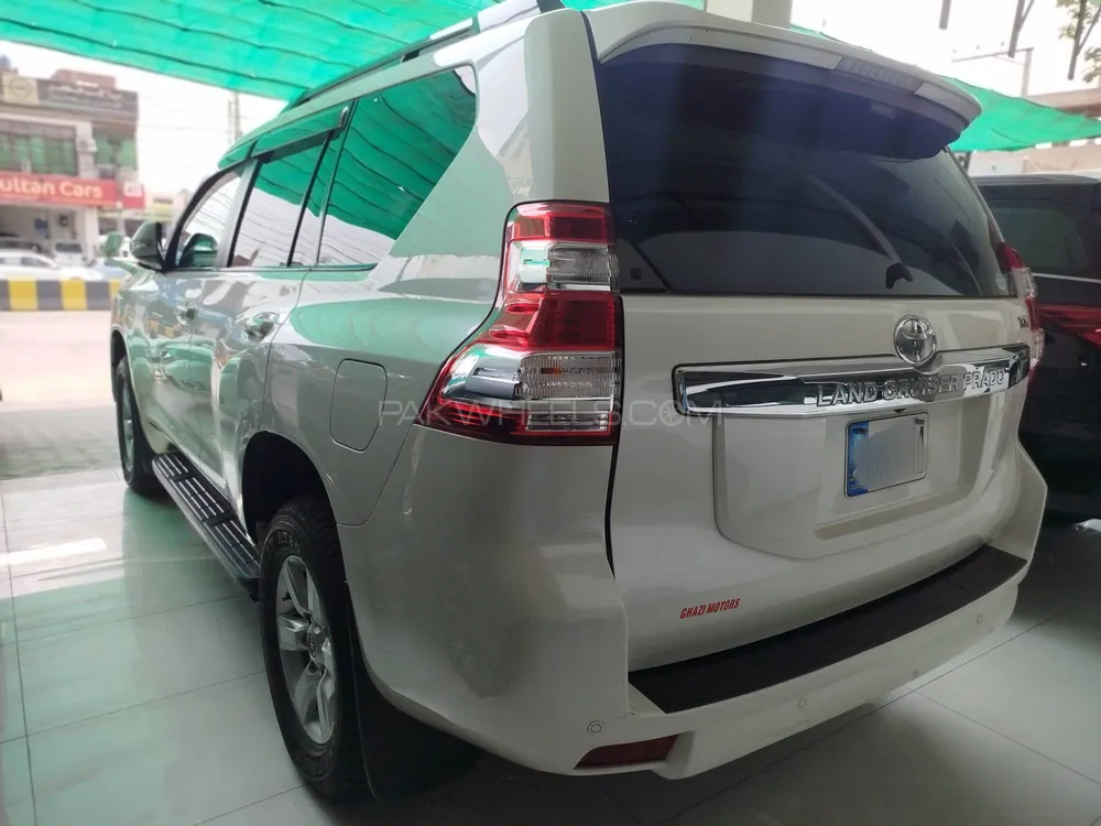 Toyota Prado 2016 for Sale in Multan Toyota Prado 2016 for Sale in Multan Image-8
