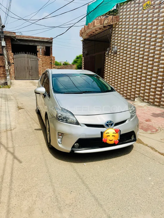 Toyota Prius 2013 for Sale in Multan Image-1