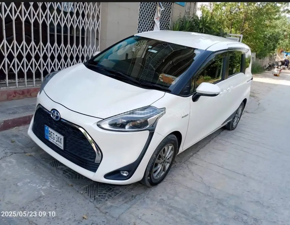 Toyota Sienta 2019 for Sale in Islamabad Image-1
