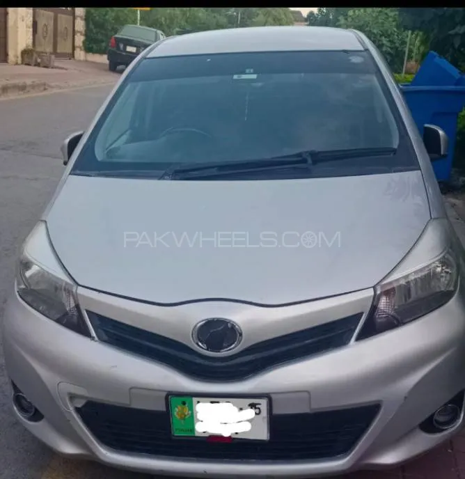 Toyota Vitz 2012 for Sale in Islamabad Image-1