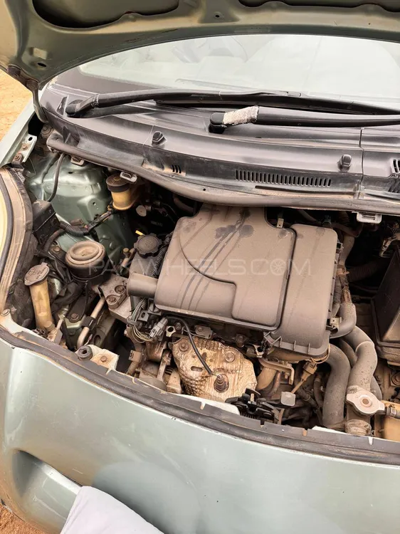 Toyota Vitz 2013 for Sale in Karachi Image-1