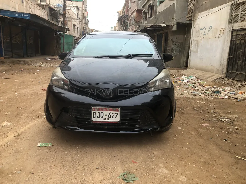 Toyota Vitz 2014 for Sale in Karachi Image-1