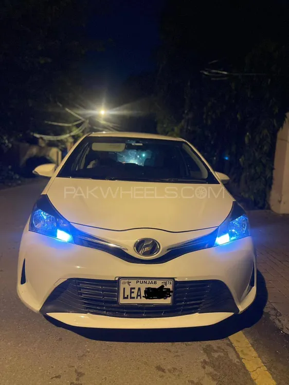 Toyota Vitz 2014 for Sale in Lahore Image-1
