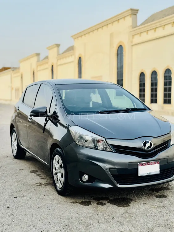 Toyota Vitz 2011 for Sale in Quetta Image-1