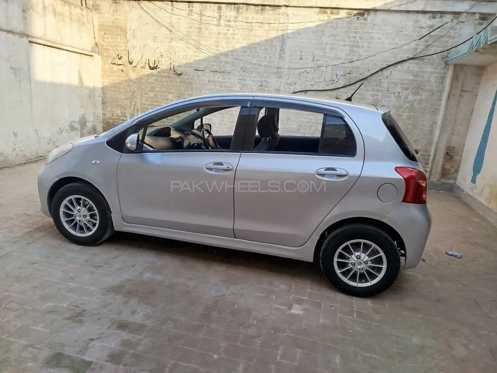 Toyota Vitz 2007 for Sale in Bannu Image-1