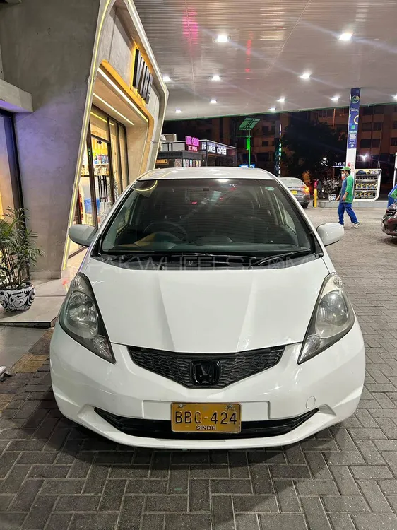 Honda Fit 2008 for Sale in Karachi Image-1