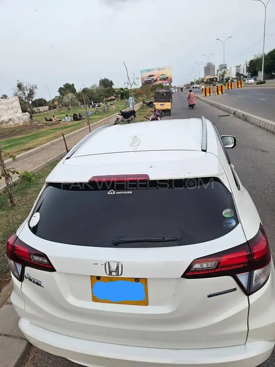 Honda Vezel 2015 for Sale in Karachi Image-1