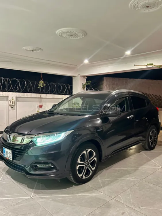 Honda Vezel 2017 for Sale in Islamabad Image-1