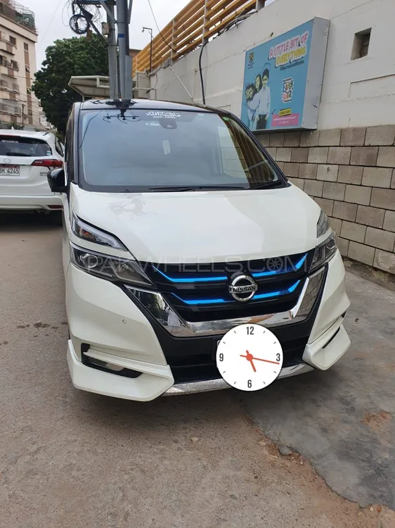 Nissan Serena 2018 for Sale in Karachi Image-1