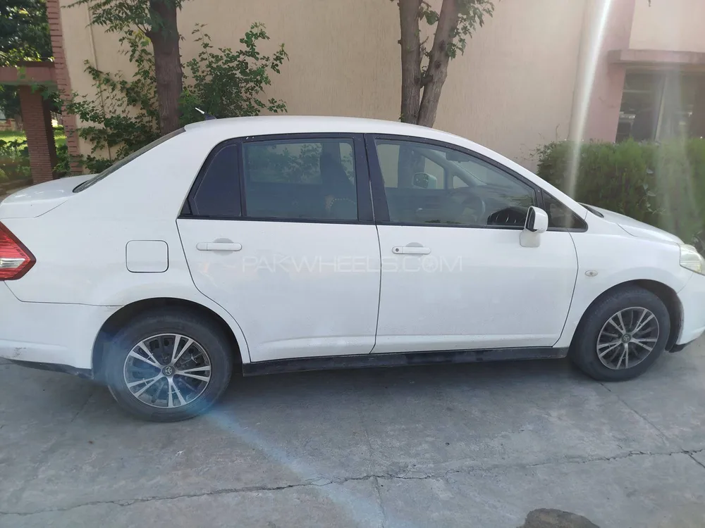 Nissan Tiida 2007 for Sale in Islamabad Image-1