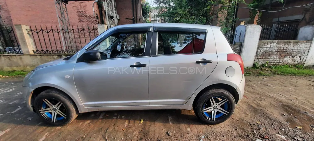 Suzuki Swift 2015 for Sale in Lahore Image-1