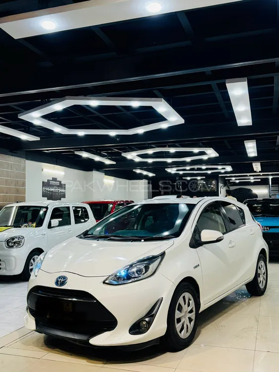 Toyota Aqua 2017 for Sale in Karachi Image-1