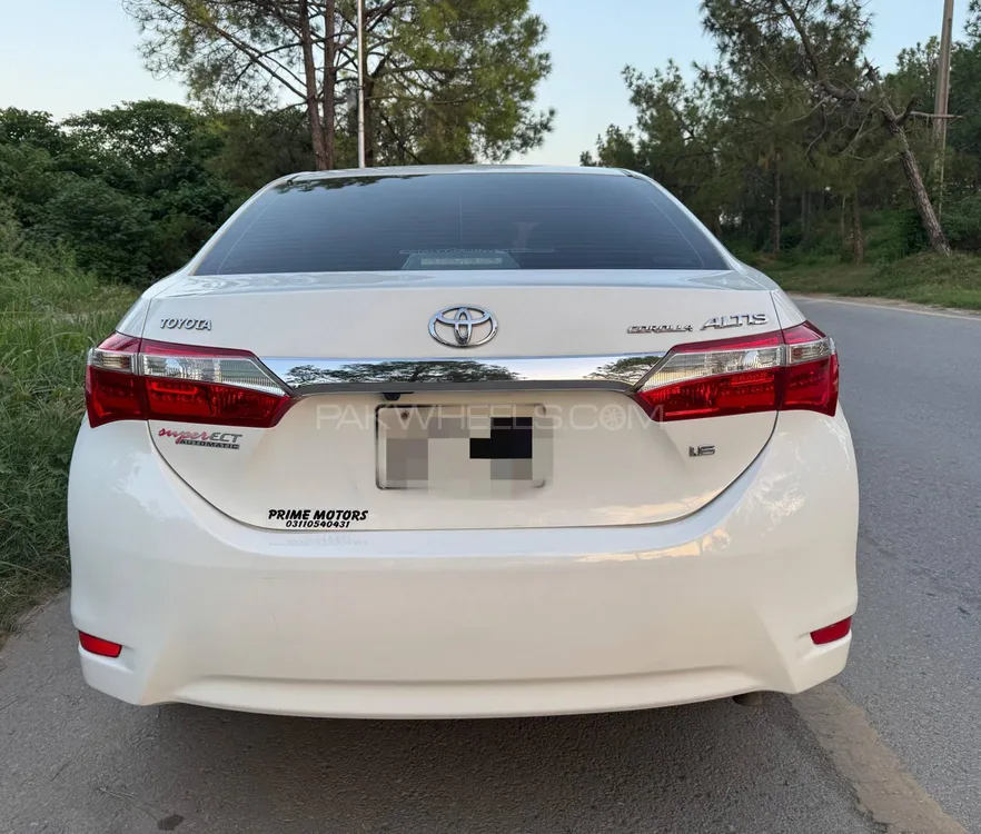 Toyota Corolla 2017 for Sale in Islamabad Image-1
