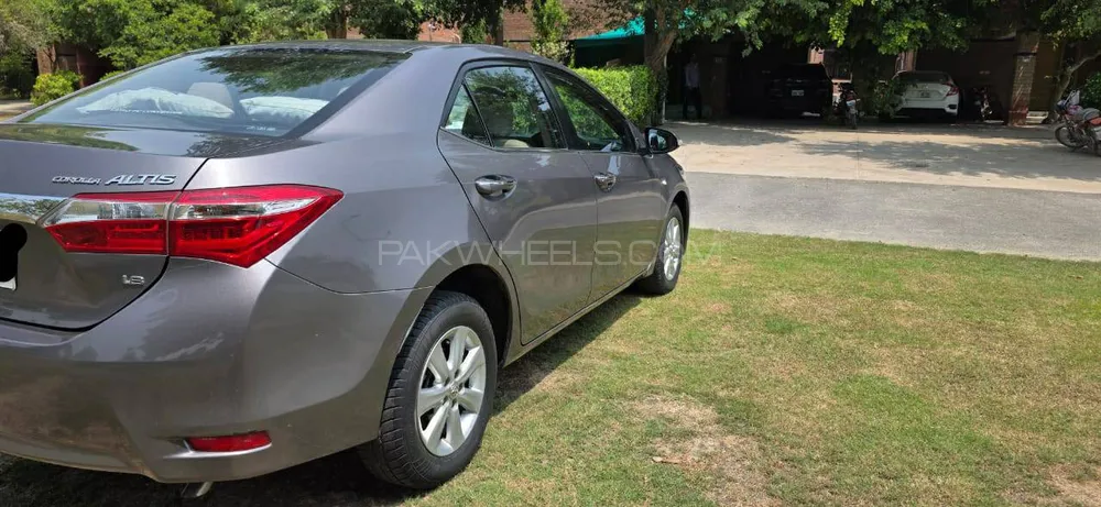 Toyota Corolla 2016 for Sale in Mehmood kot Image-1