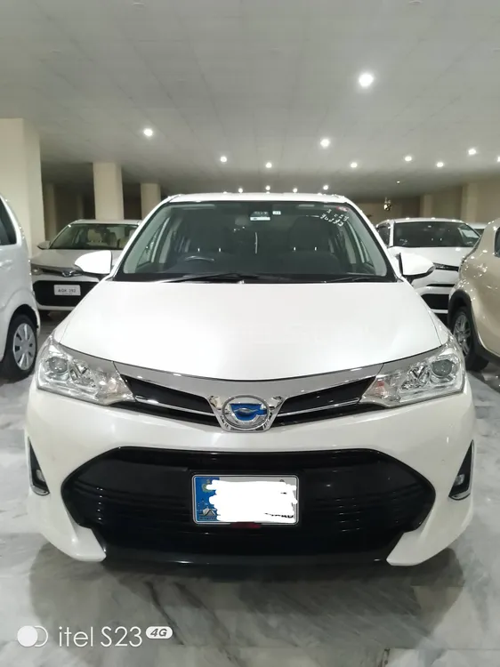 Toyota Corolla Axio 2017 for Sale in Peshawar Image-1