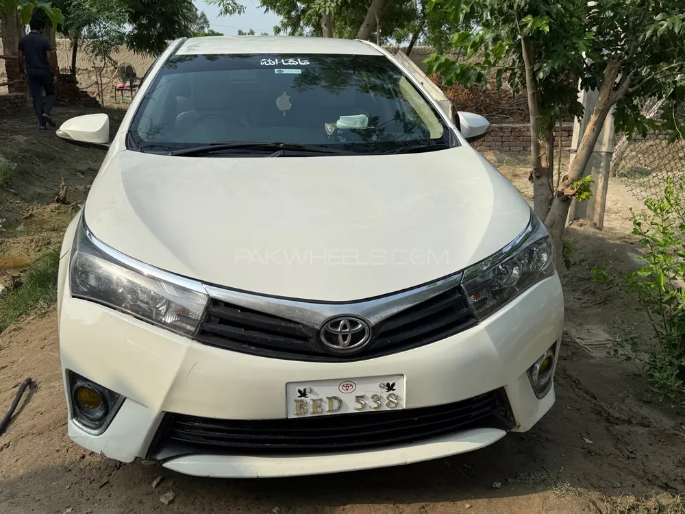 Toyota Corolla 2015 for Sale in Muzaffar Gargh Image-1