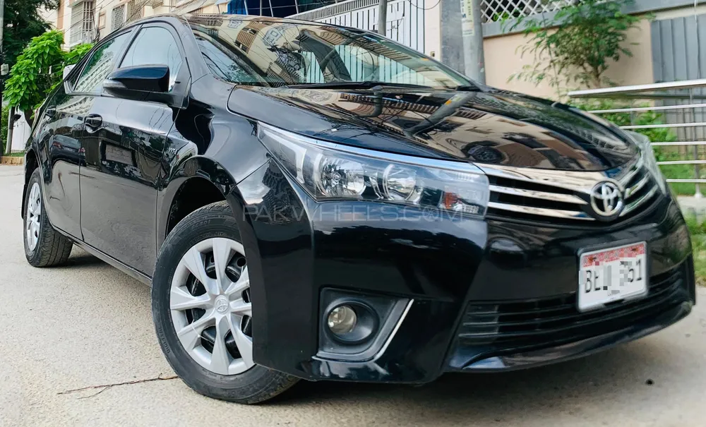 Toyota Corolla 2015 for Sale in Karachi Image-1